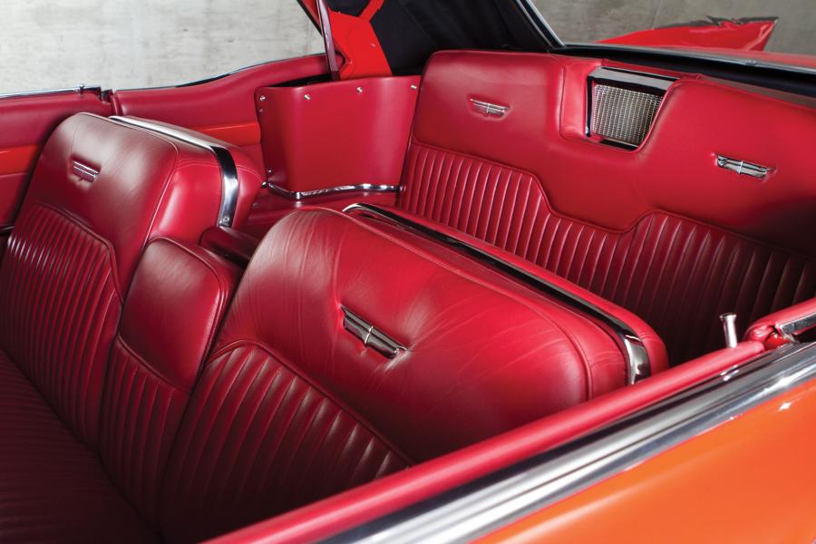  Cadillac Eldorado Biarritz Convertible 1957 года  (фото 32 из 98)